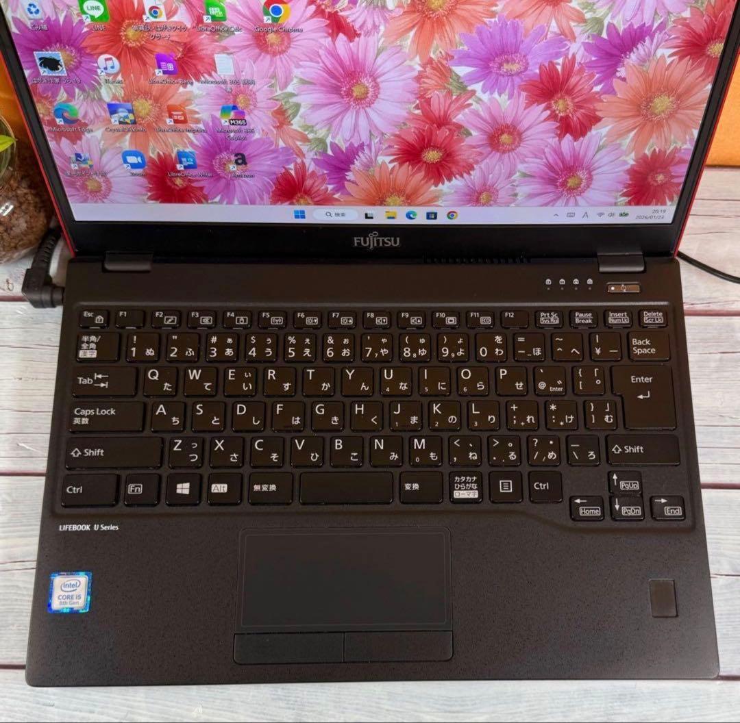大特価❣️第8世代Corei5✨軽量薄型ノートPC☘️フルHD☘️SSD