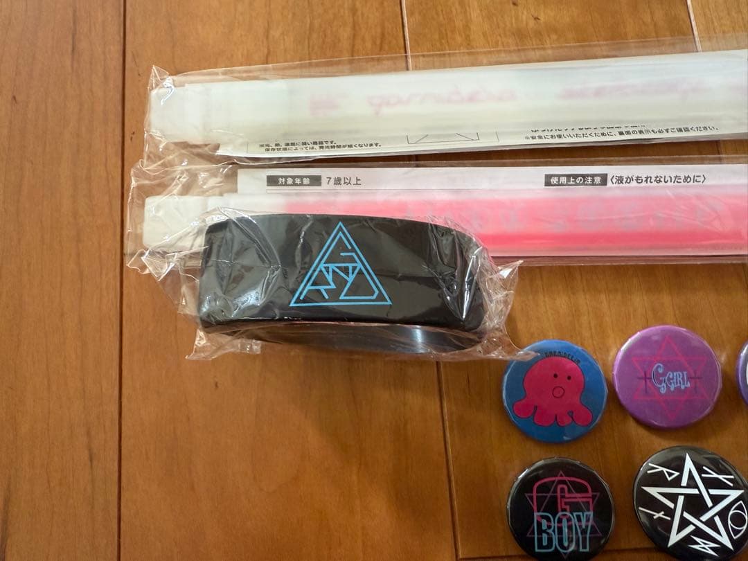 ガルニデリア　グッズ　サイリウム、バッジ、ラバーバンド+追加ラバーバンド