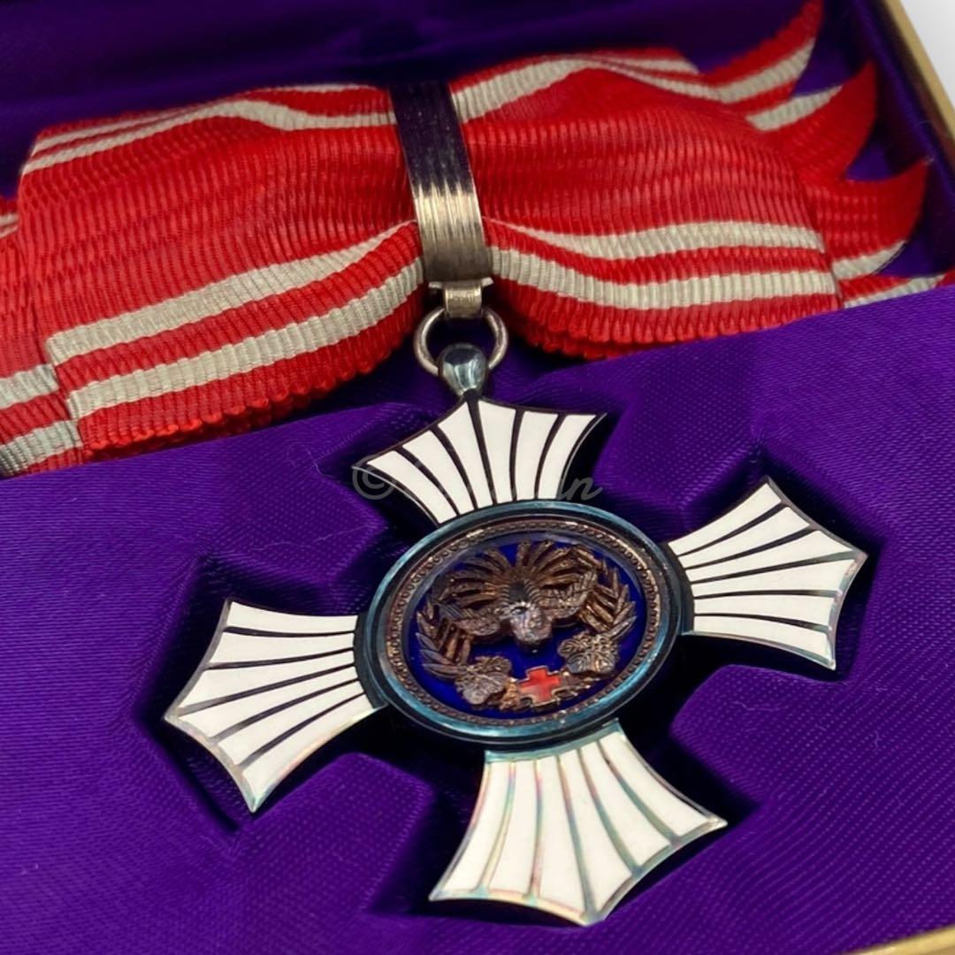 【希少品】 日本赤十字社 銀色功労賞 未開封ピンバッジ付き 勲章 明治二十一年