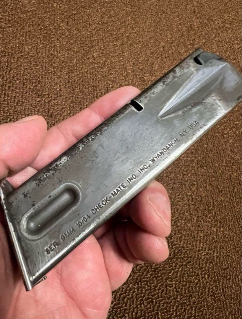 米軍放出品】✨M9 ベレッタ用✨9mm弾 15連マガジン✨米軍実物 - メルカリ