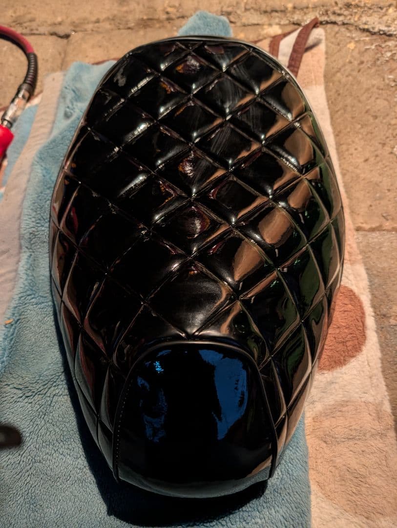 埼玉県　桶川市　ホンダ　ライブディオエナメルシートAF34 AF35 張り替え済 ライブディオ ZX AF34/AF35 張り替え用 シートカバー ホワイト