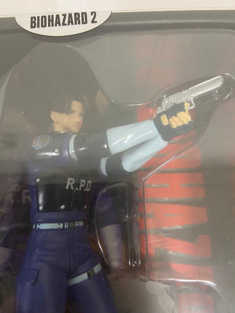 BIOHAZARD2 ZIPPO付きフィギュア2体