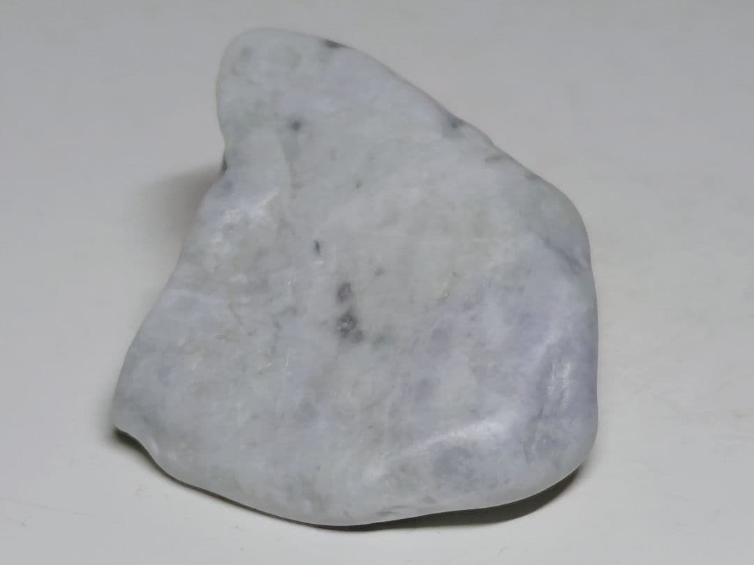 ヨシオ 80g 翡翠 ヒスイ 原石 鑑賞石 自然石 誕生石 鉱物 鉱石 水石