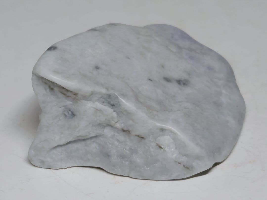 ヨシオ 80g 翡翠 ヒスイ 原石 鑑賞石 自然石 誕生石 鉱物 鉱石 水石