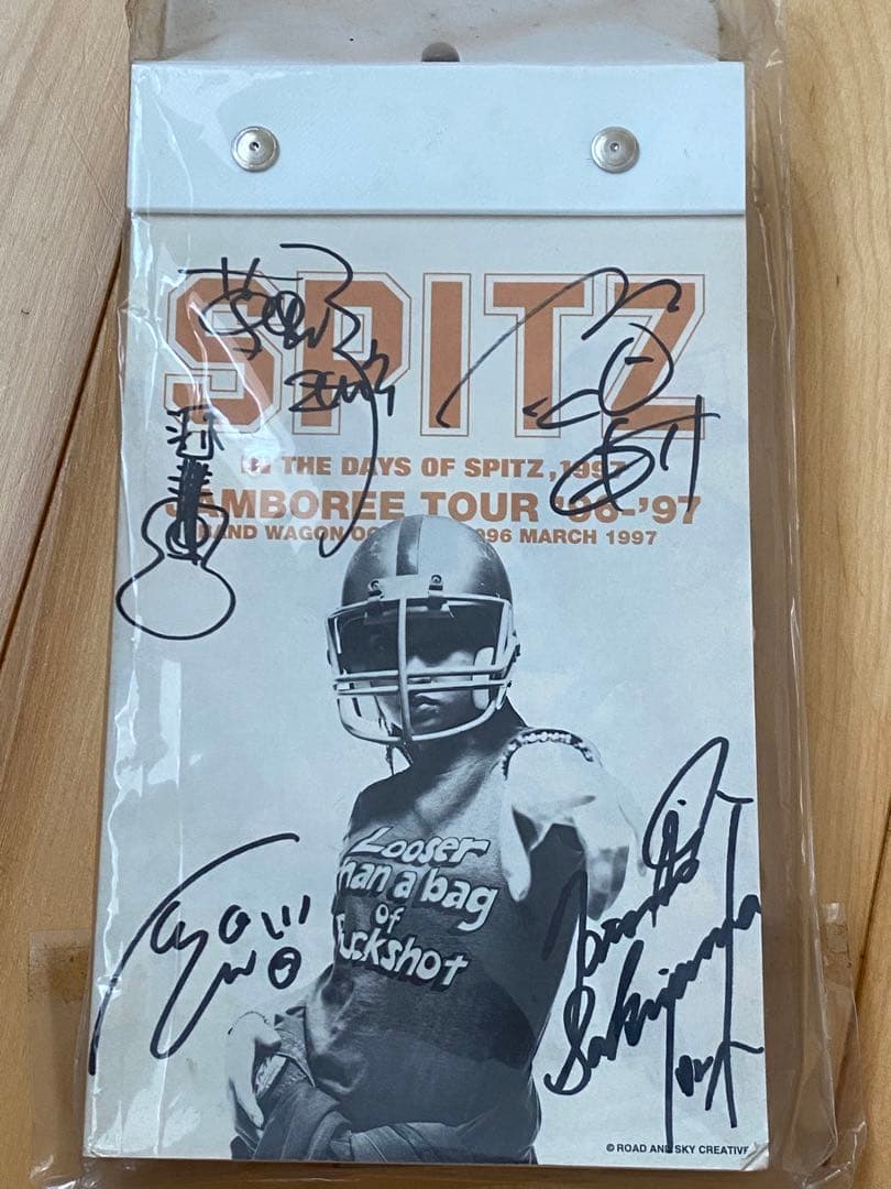 スピッツ　直筆サイン入り　カレンダー