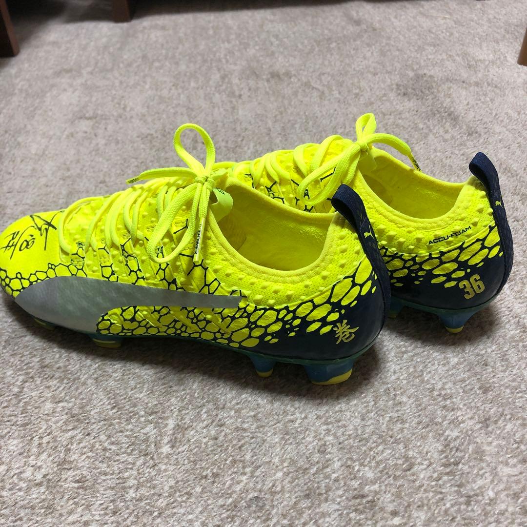 巻誠一郎 【特注】直筆サイン入りスパイク 元ロアッソ熊本、ジェフ市原