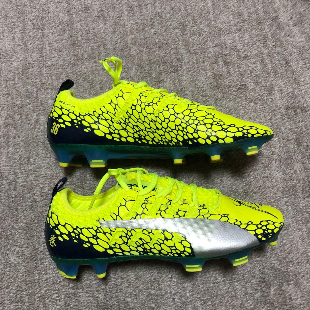 巻誠一郎 【特注】直筆サイン入りスパイク 元ロアッソ熊本、ジェフ市原