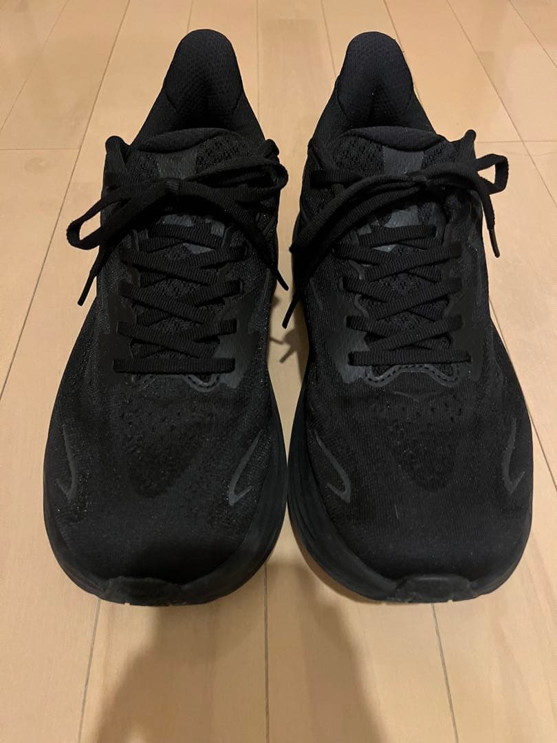 Hoka クリフトン10 トリプルブラック HOKA Clifton 10 レビュー【シリーズ最高レベルの履き心地】｜ともらん！