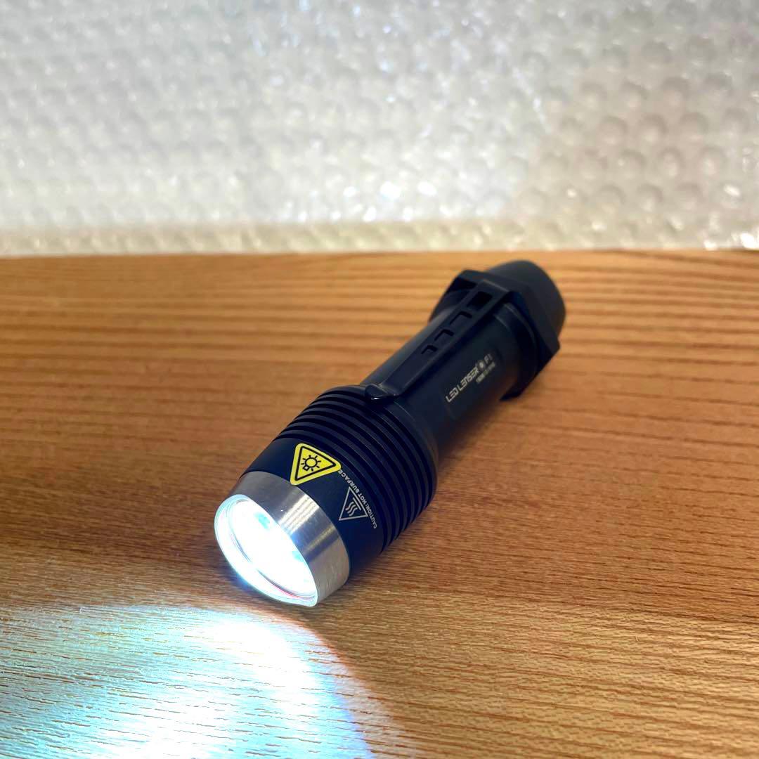 REDLENSER レッドレンザー F1 8701 ライト 照明 ペンライト - メルカリ