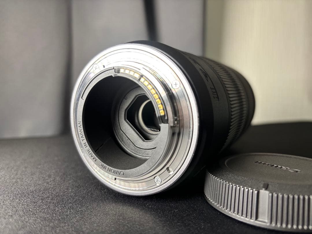 Canon RF 100-400mm F5.6-8 IS USM レンズフード付