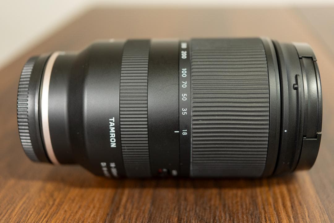 Tamron 18-300mm F3.5-6.3 ソニーEマウント