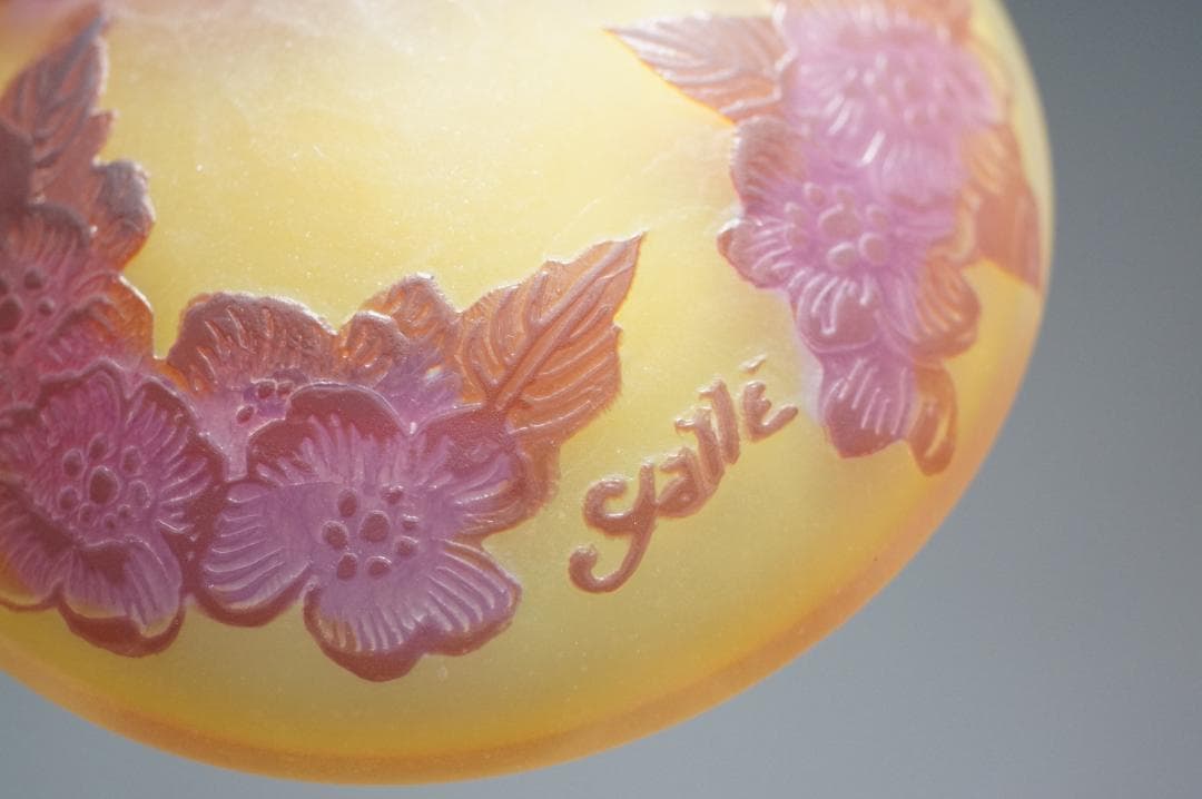 エミールガレ ボンボニエール 蓋つき カメオ彫り 被せガラス 高さ8cm