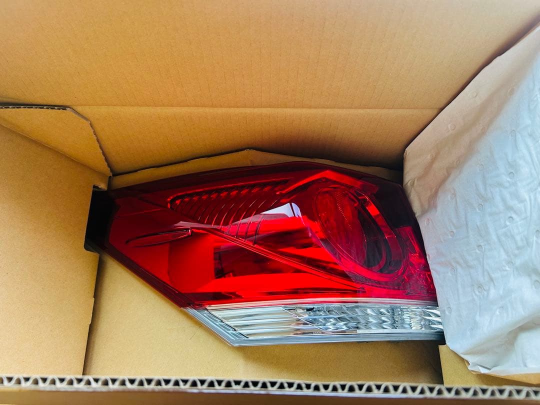 ★新品未使用★クラウン アスリート 210 前期　テール ランプ 左　助手席側 2026年最新】クラウンアスリート210テールランプの人気アイテム - メルカリ