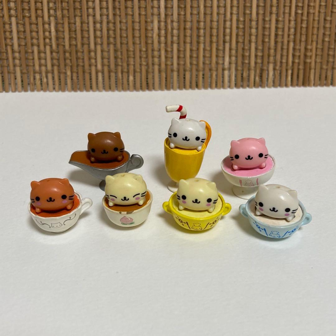 にゃんにゃんにゃんこ ストラップ キーホルダー - メルカリ