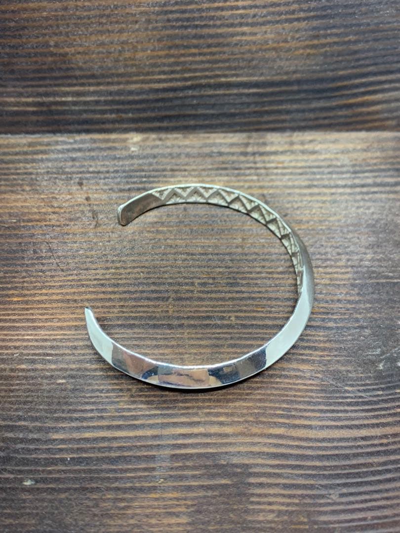 ジェネバラモーン ナバホ族 トライアングル バングル 133mm ジェネバ