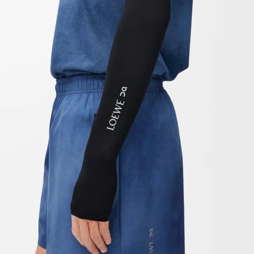 □ 未使用【LOEWE×On】ロエベ オン アームカバー黒 M／Lサイズ 左手用