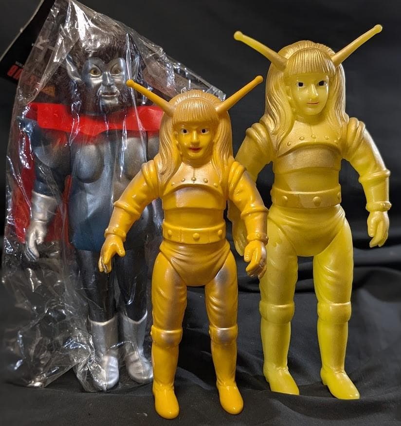 蓄光マグマ大使＆宇宙の帝王ゴア未開封（ブルマァク復刻）ソフビフィギュア２体セット