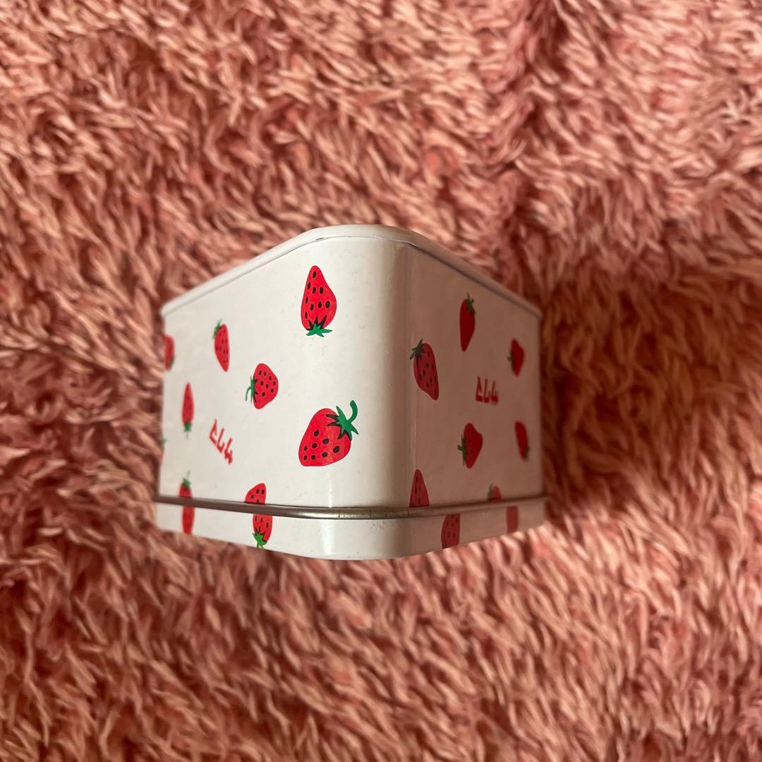 【新品未使用】サクマ×ハローキティいちごみるくコラボ柄5点セット ぬいぐるみ等