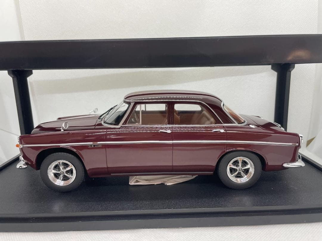 104-049 Cult 1/18 Rover P2b Saloon 1968 - ミニカー通販