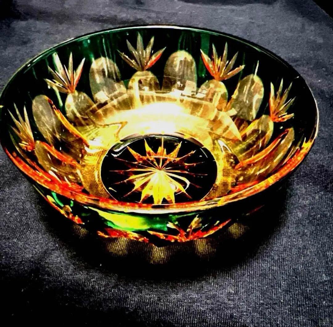 色被せ切子　クリスタル製　浅鉢/向付切　琥珀色に緑色被せ 江戸切子 内被せクリスタルロックグラス（内被せ緑色） | 江戸切子の