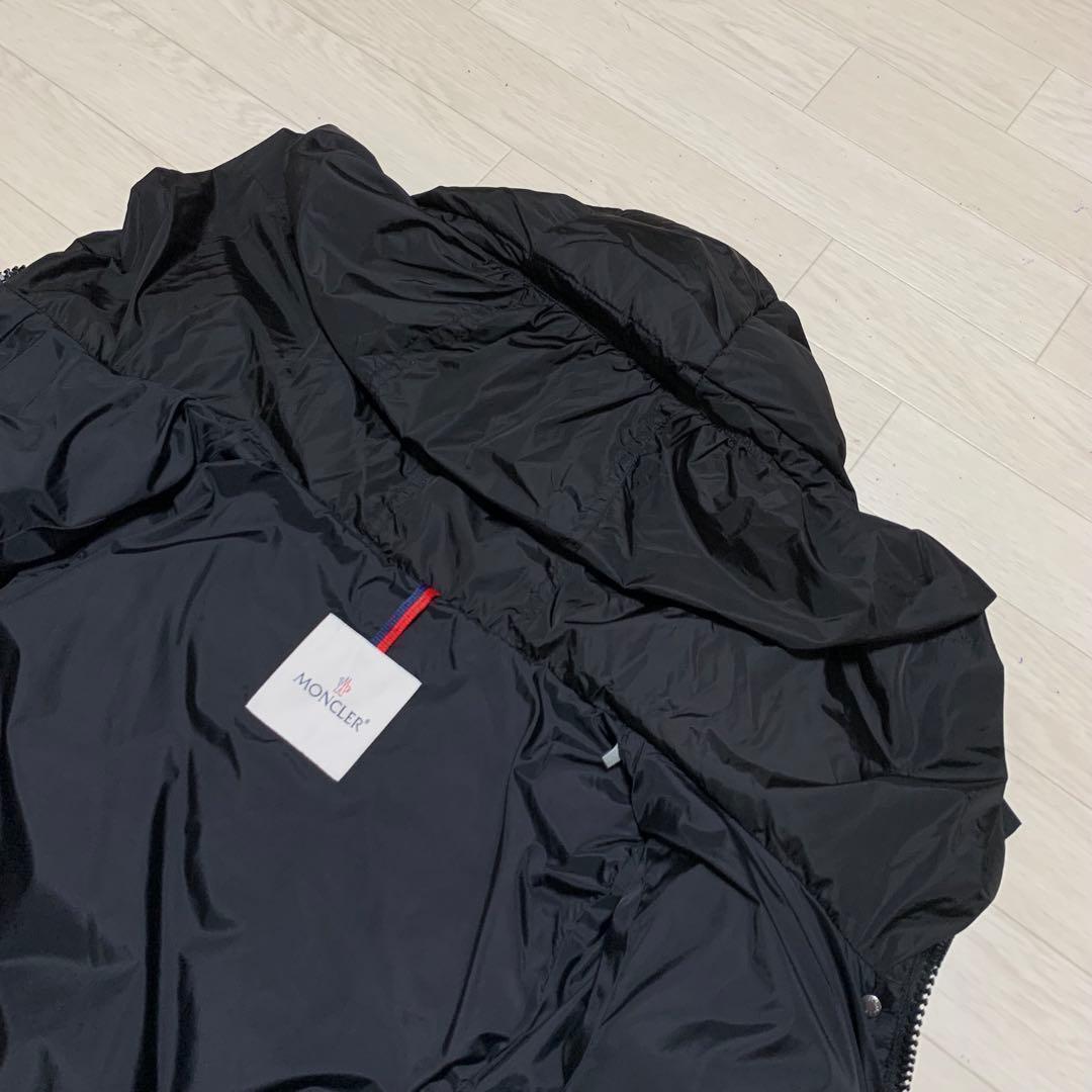 美品☆ MONCLER VAULOGETTE 黒 ダウン フレア裾4D225 - メルカリ