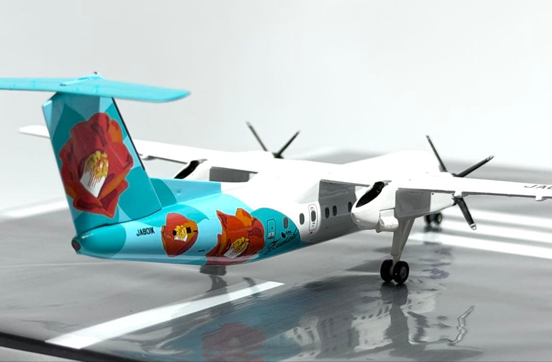全日空商事 1/200 DHC-8-300 ANK TSUBAKI LIVERY - メルカリ