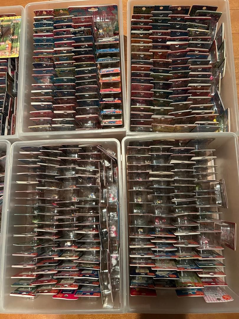 新品　地域限定　キティ　ファスナーマスコット　約690個　ストラップ　レア