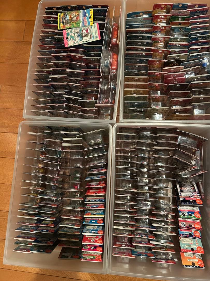 新品　地域限定　キティ　ファスナーマスコット　約690個　ストラップ　レア