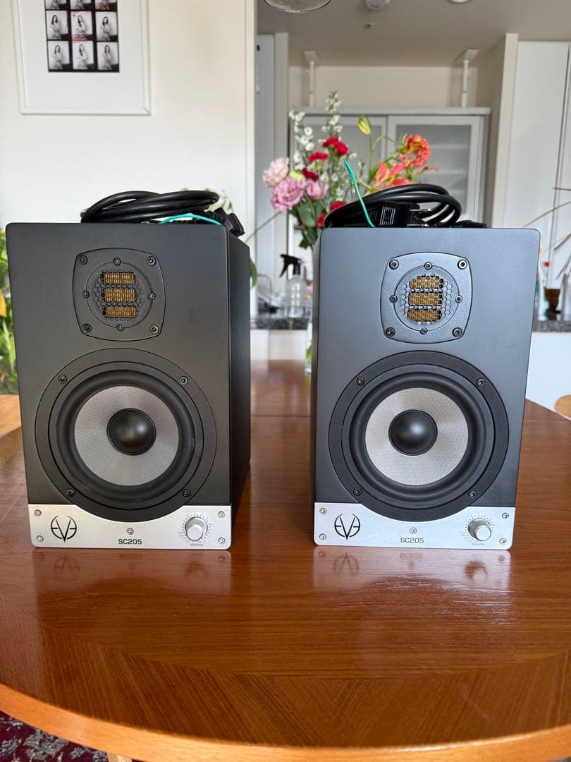 Eve audio SC205 スタジオモニタースピーカー Amazon | 【正規輸入品】 EVE Audio SC205 アクティブモニター