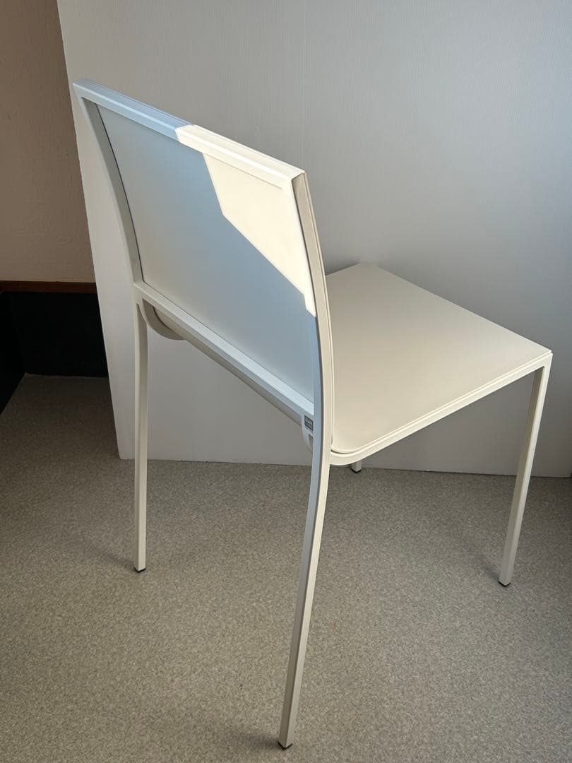 イタリア LIVIT ULTRA スタッキングチェア ダイニングチェア 椅子