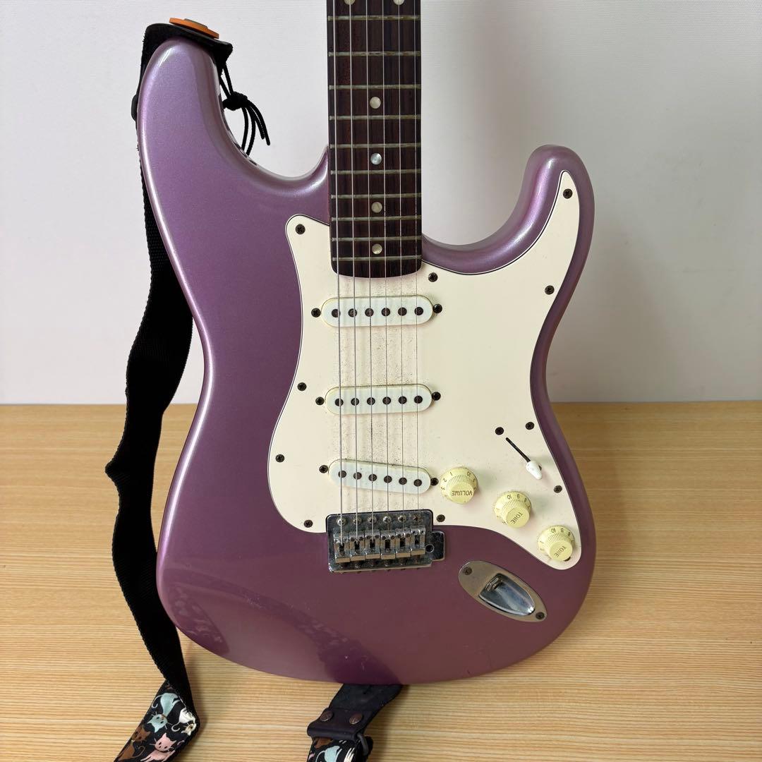 Squier Affinity Stratocaster バーガンディミスト
