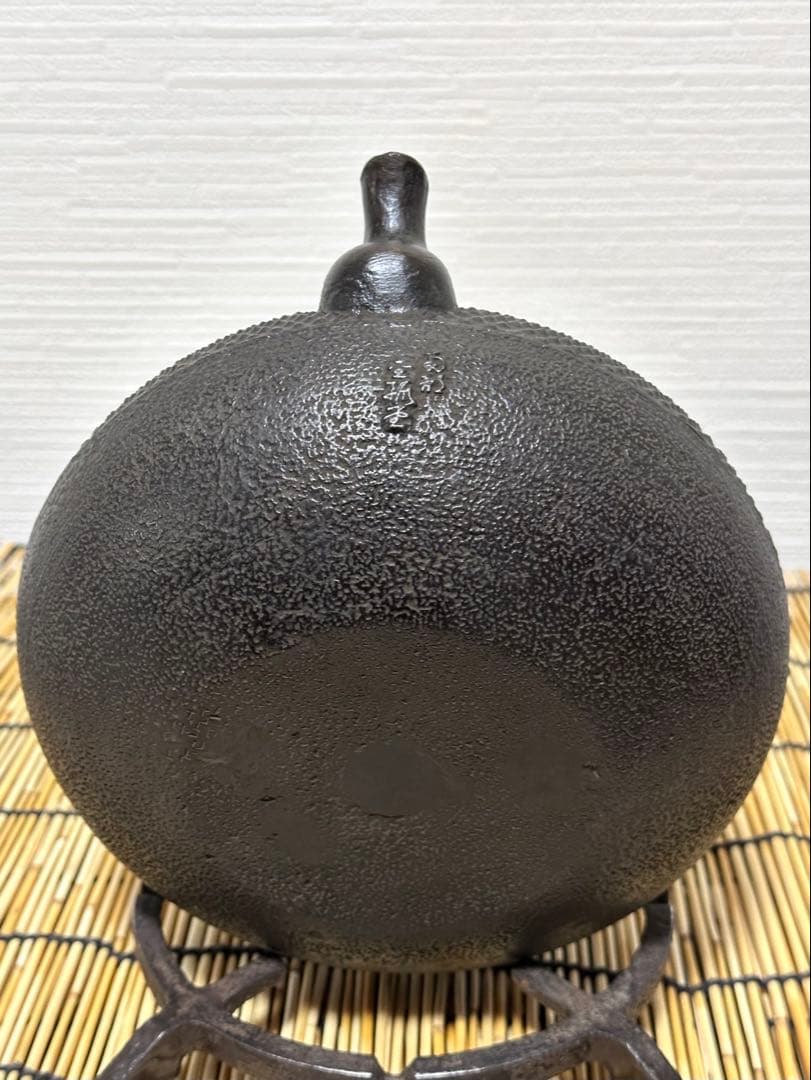 デッドコンディション、付属品付 南部金狐堂 15型算玉形 南部鉄瓶