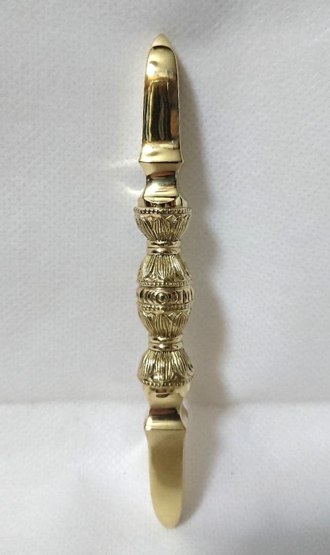 ✶金属工芸品✶金剛杵 独鈷杵 真鍮製 磨き 京都 高級品 仏具・法具・仏教・密教 黄銅製仏具 法器 五鈷杵 金剛杵 9cm 金属製 降魔杵 真鍮 密教法具 仏教
