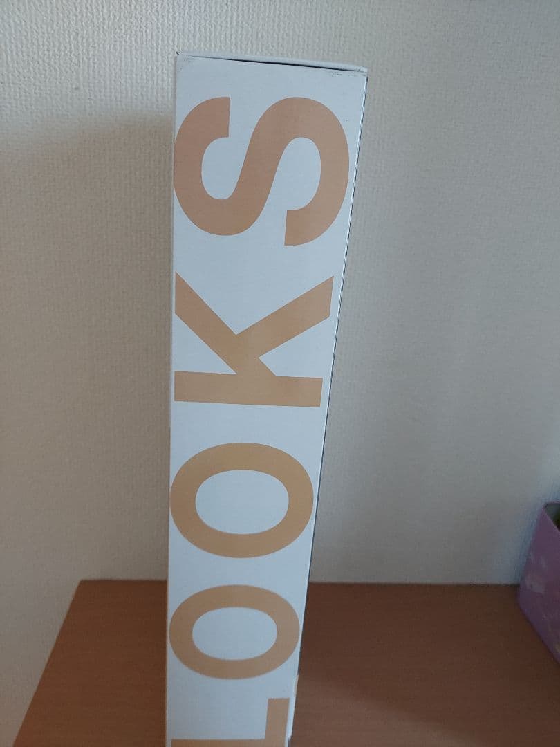 バービー人形　LOOKS　白　新品未使用未開封　レア