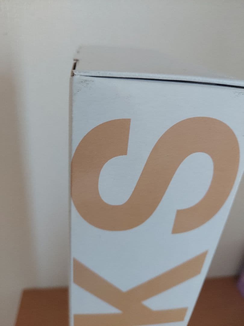 バービー人形　LOOKS　白　新品未使用未開封　レア