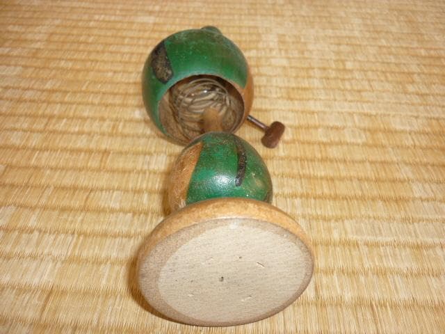 極希少 昭和30年代◆コーワ（興和）パイプをくわえる木製首振りカエル コロちゃん