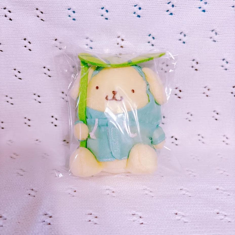 サンリオ　ポムポムプリン　レインコート　マスコット