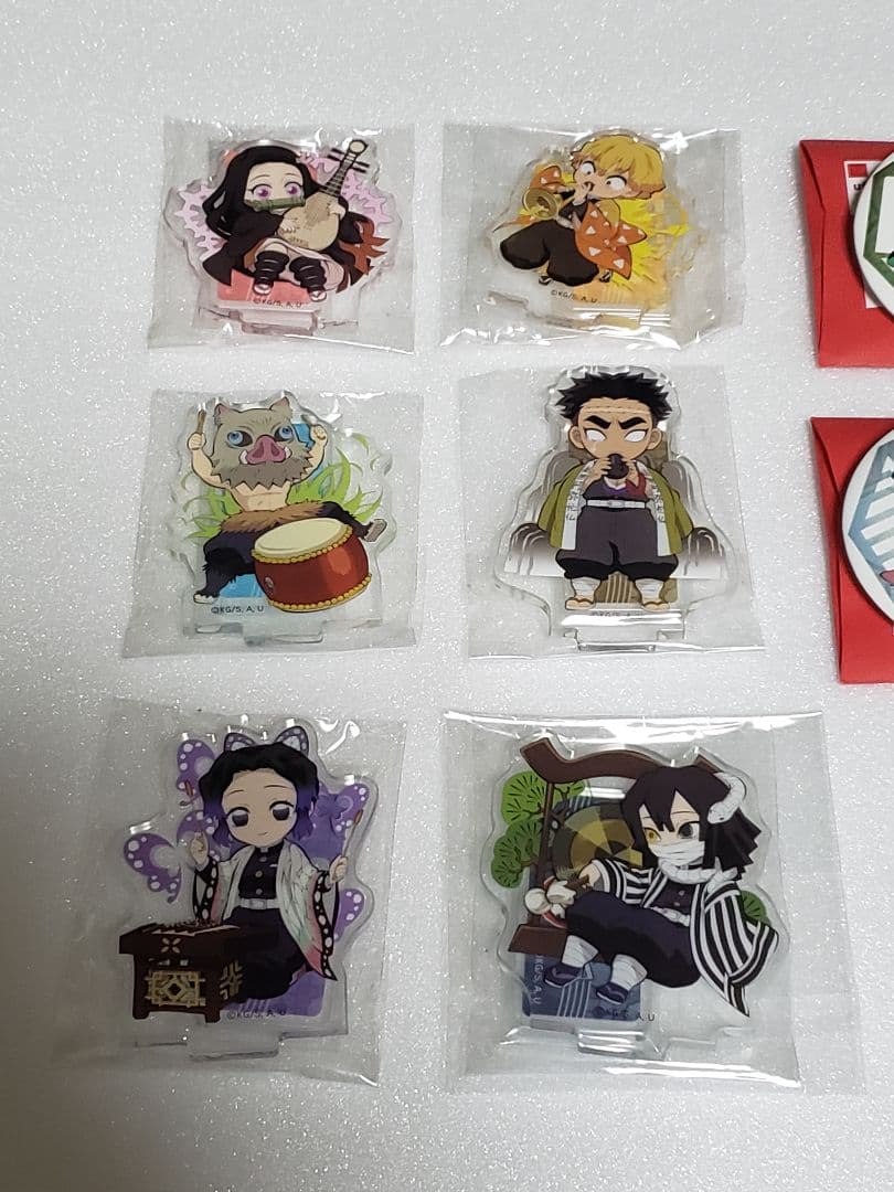 希少】鬼滅の刃 海外限定 アクリルスタンド 缶バッジ 38点セット 中国