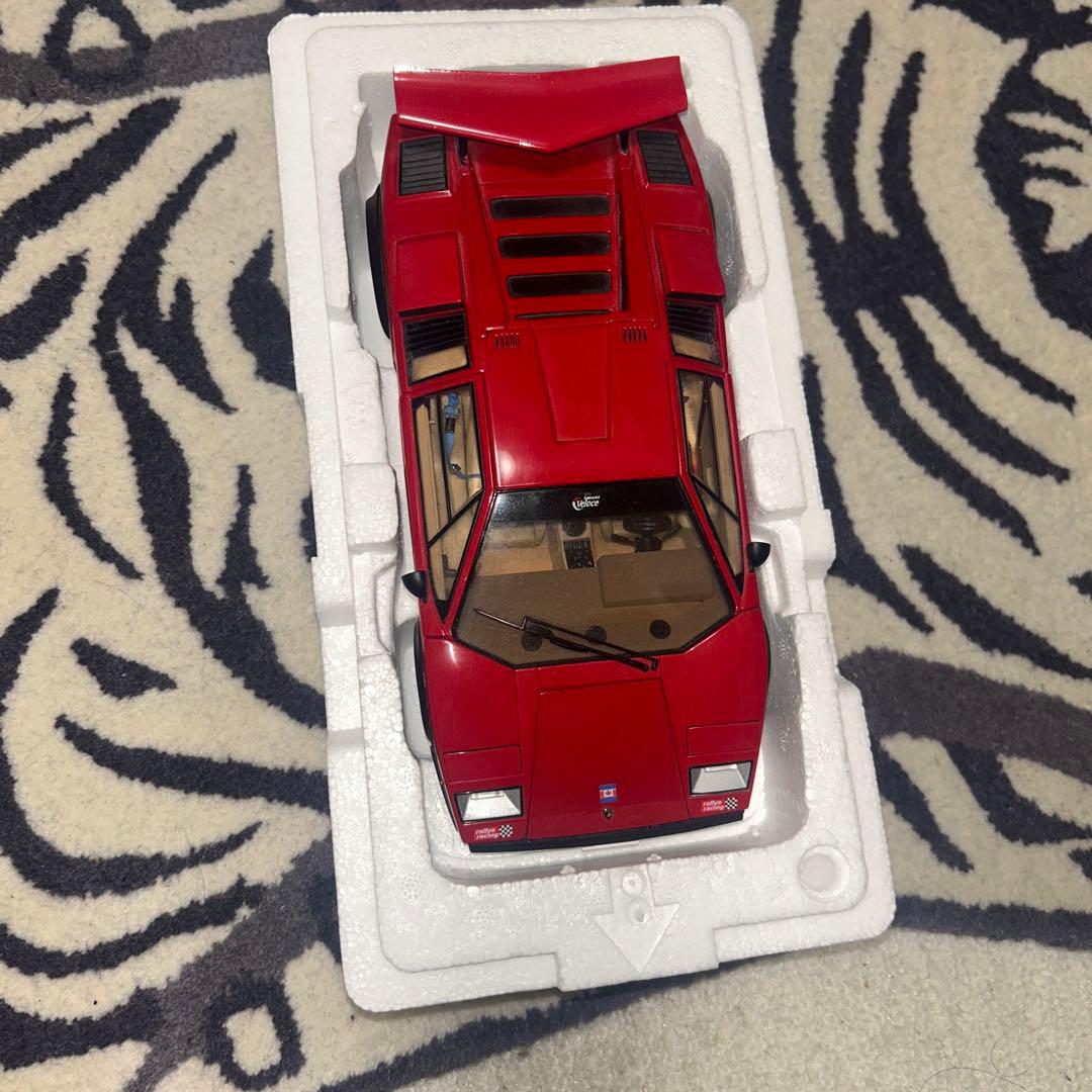モデルカー 1/18「ランボルギーニ カウンタック ウォルターウルフ」京商