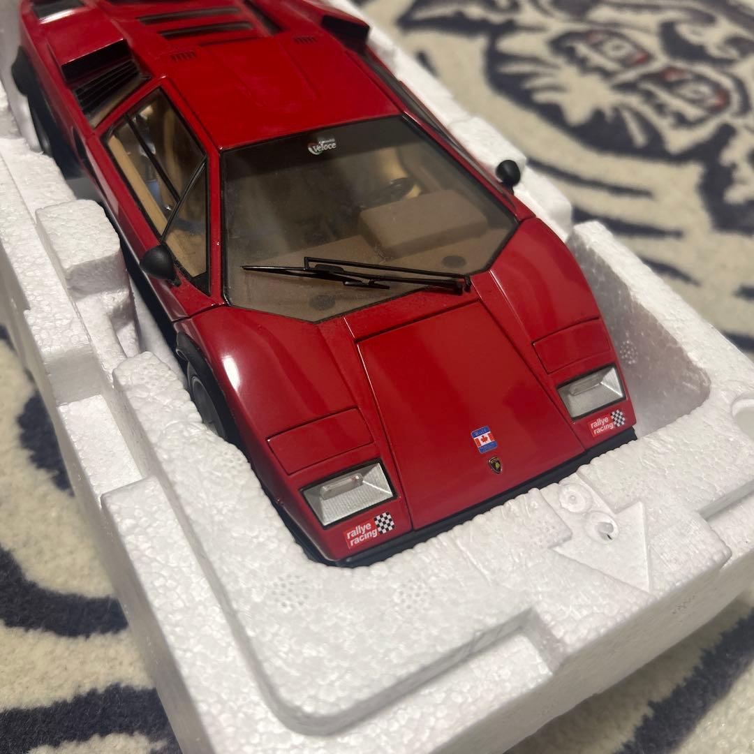 モデルカー 1/18「ランボルギーニ カウンタック ウォルターウルフ」京商