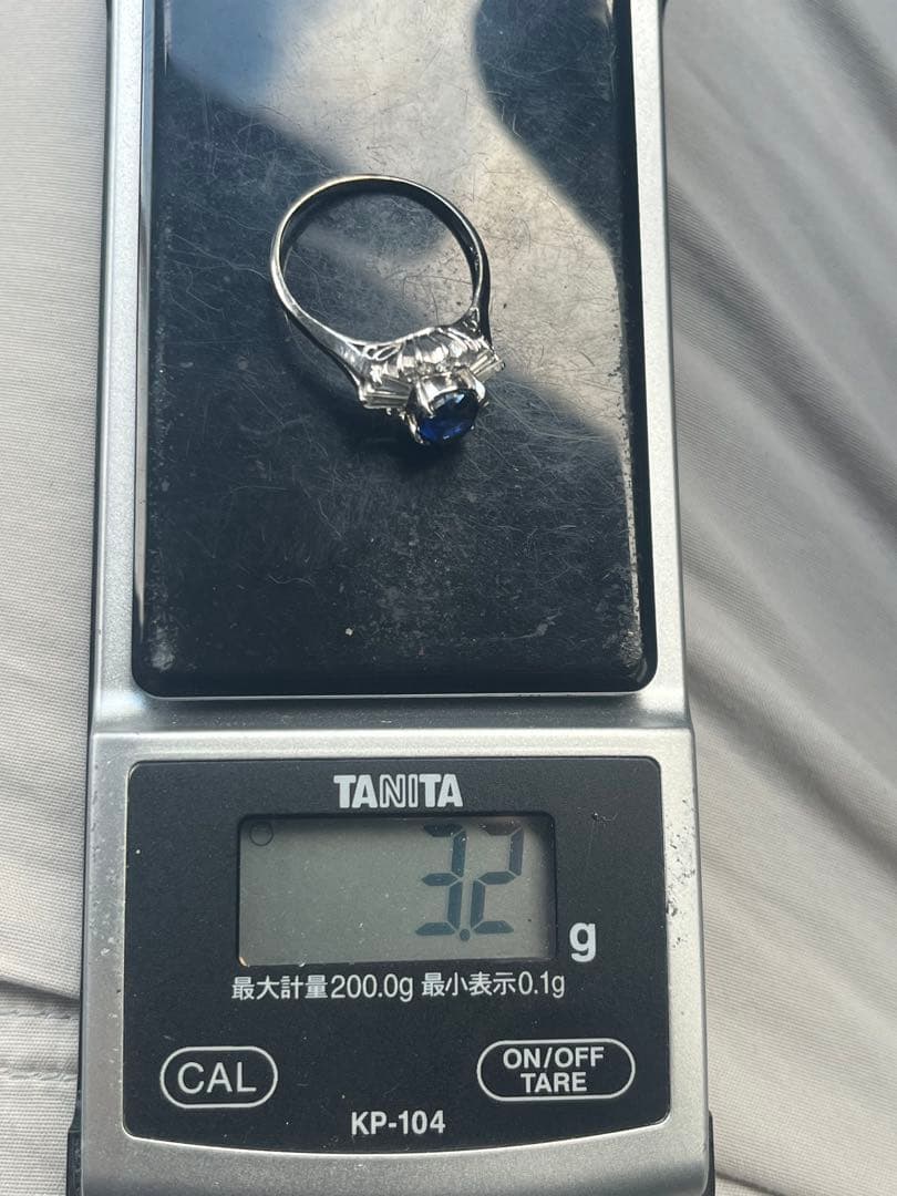 よ*ち様 遺品整理 サファイア？ダイヤ？ 指輪 3.2g