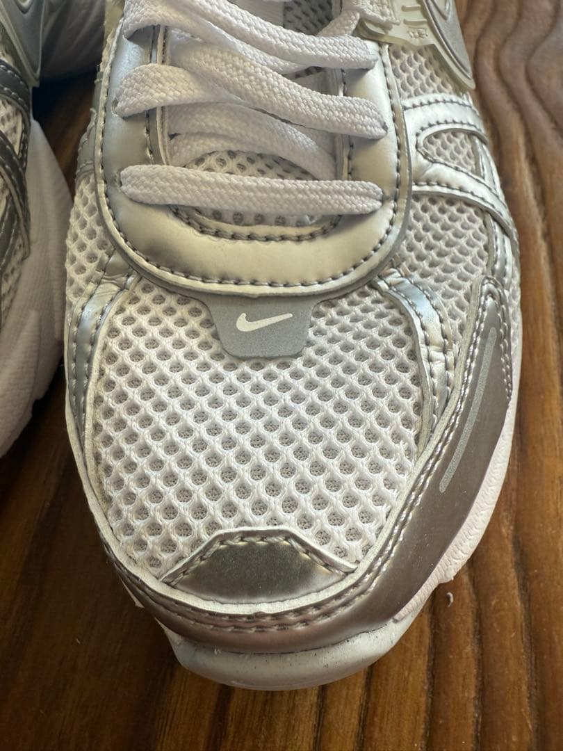 ナイキ V2K ラン　23.5cm ホワイト　シルバー