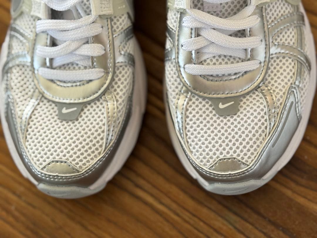 ナイキ V2K ラン　23.5cm ホワイト　シルバー