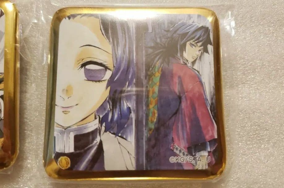 鬼滅の刃　ダイニング　缶バッジ　義勇　しのぶ　実弥