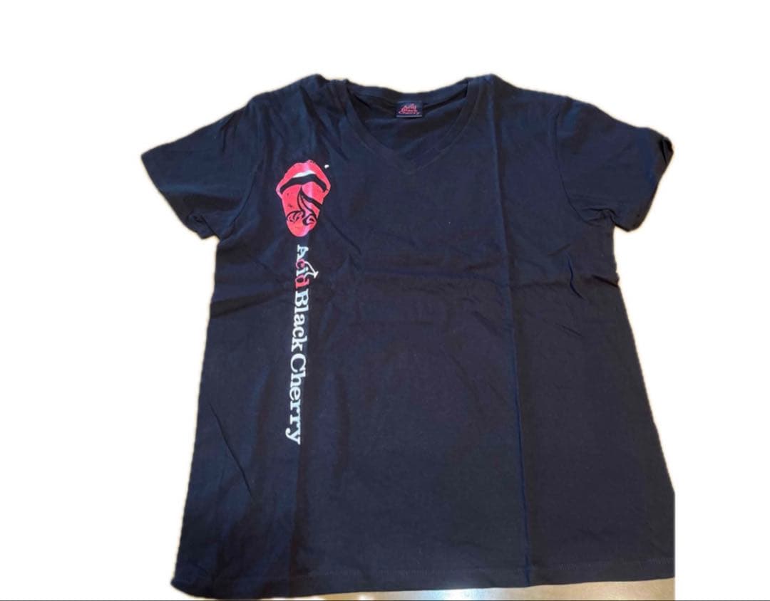 Acid Black Cherry Tシャツ