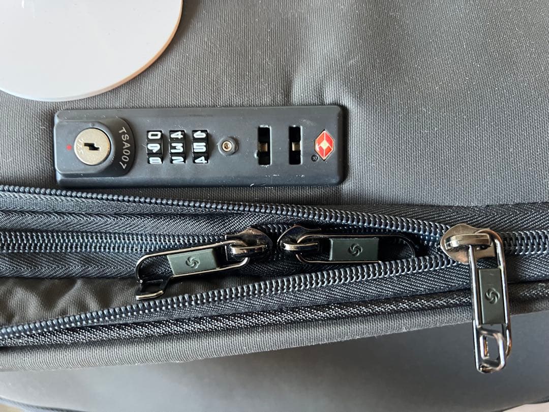 TMTokyo サムソナイト、軽量ソフトケース、グレー、４輪、2.8kg