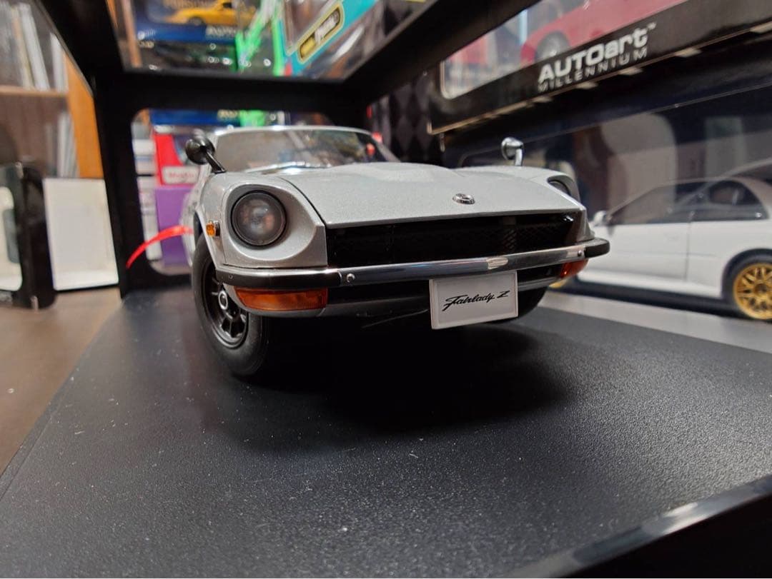 ミニカー Nissan Fairlady Z432 (S30) 1/18 AUTOart