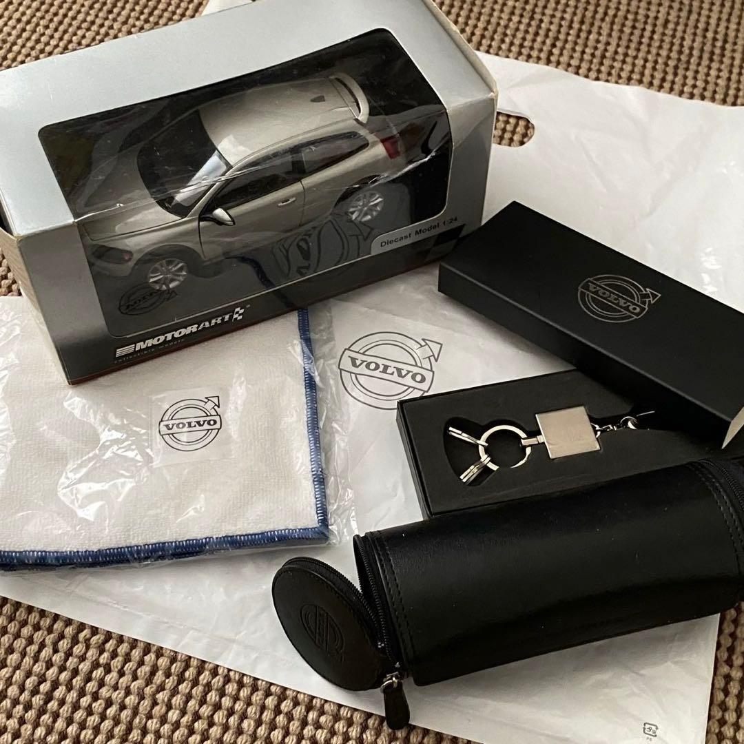 VOLVO ミニチュアコレクションカー・キーホルダー・メガネケース含む