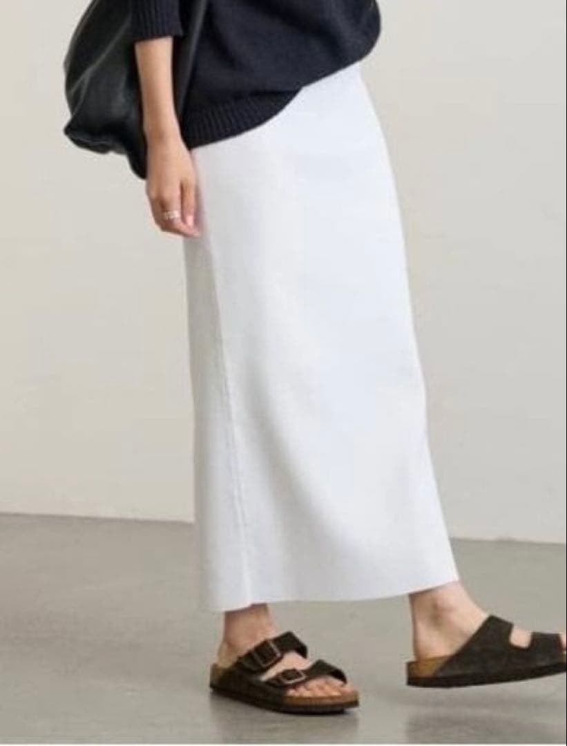 フレームワーク　フルニードルタイトスカート　白　38サイズ　美品　洗濯可能 フレームワーク フルニードルタイトスカート 白 38サイズ 美品 洗濯可能