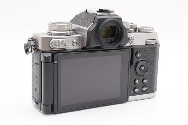 【美品】ニコン Nikon Z fc ボディ 《ショット数3247回》ミラーレス